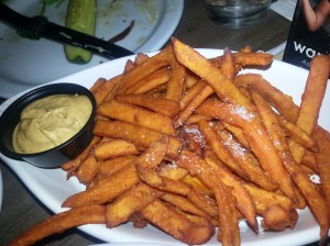 Sweet Potato fries with YUMMY pumpkin sauce