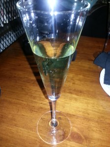 Hello Kitty Chapmpagne