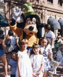 Disneyland annual passes, premium, deluxe, save money